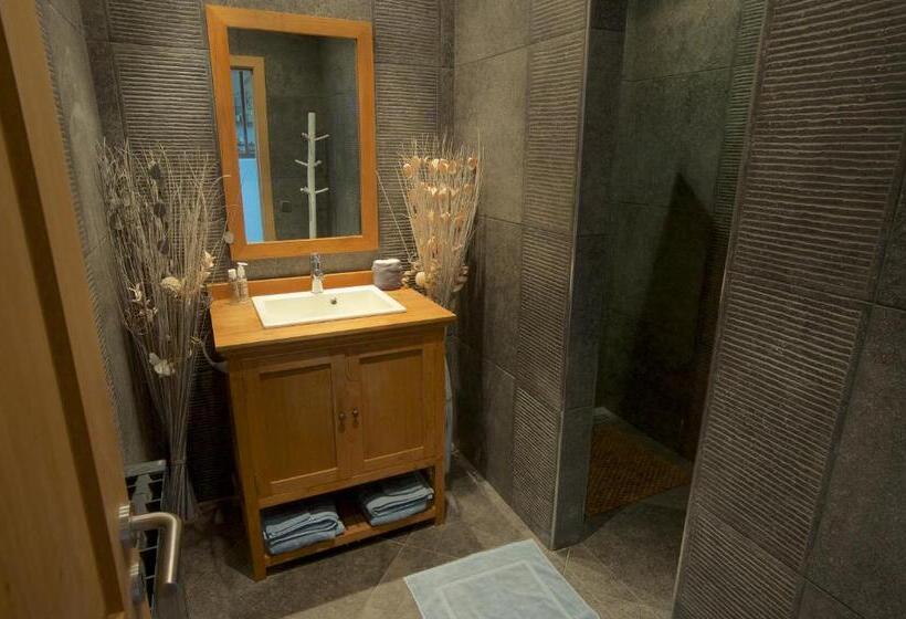 تختخواب و صبحانه L Ancienne Poste