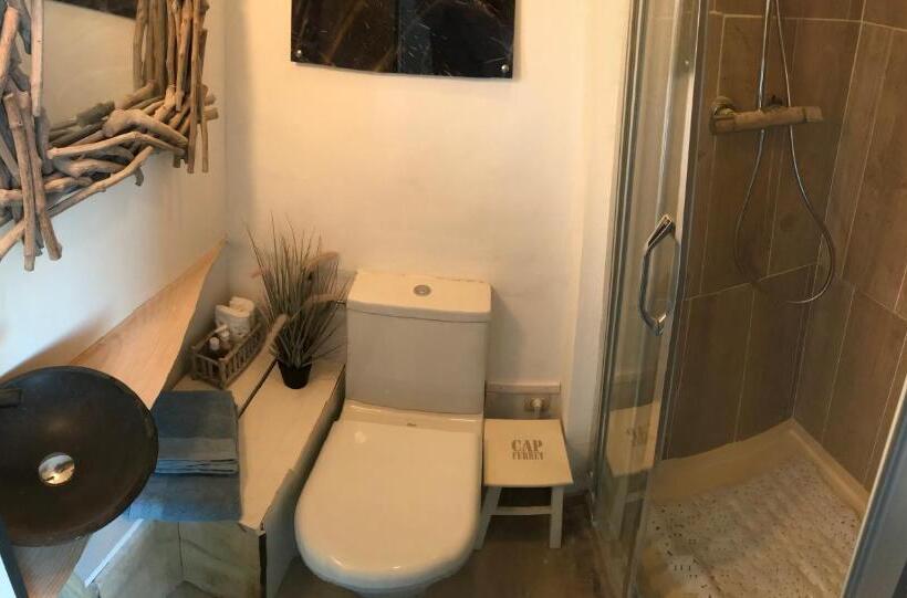 تختخواب و صبحانه L Ancienne Poste