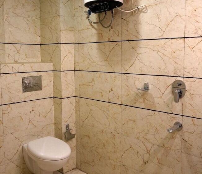 Отель Capital House