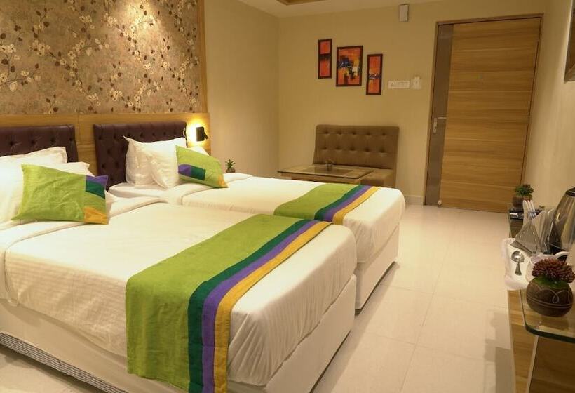 Отель Capital House