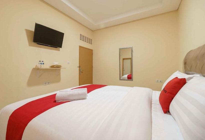 Pansiyon Reddoorz Syariah Near Plaza Andalas Padang