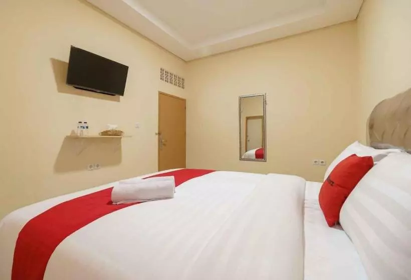 ペンション Reddoorz Syariah Near Plaza Andalas Padang