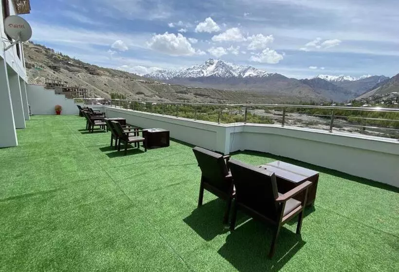 Hotelli The White Castle Kargil