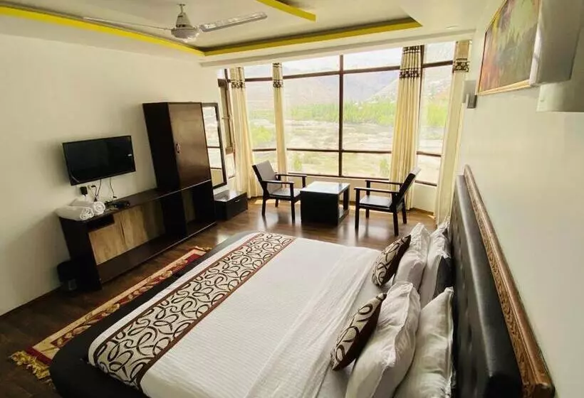 Hotelli The White Castle Kargil