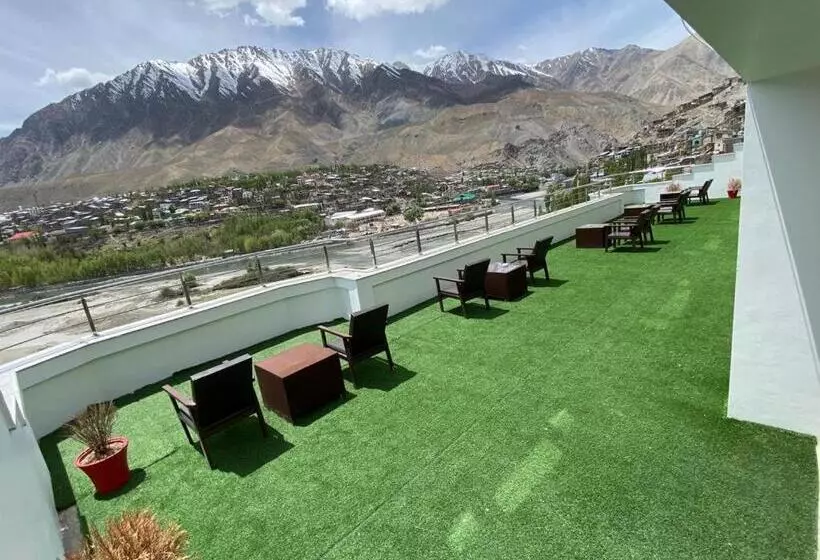 Hotelli The White Castle Kargil