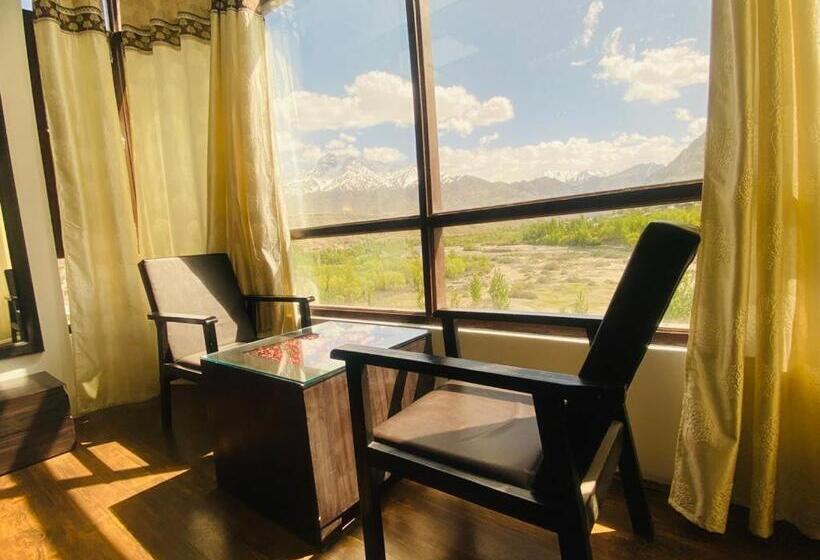 فندق The White Castle Kargil