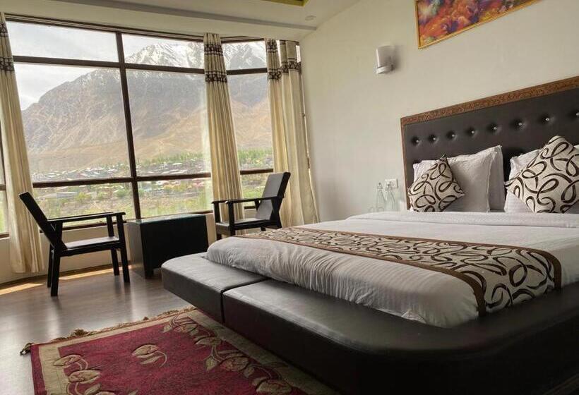 فندق The White Castle Kargil