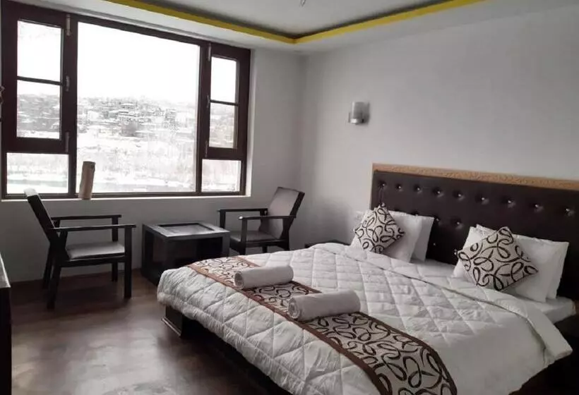 Hotelli The White Castle Kargil