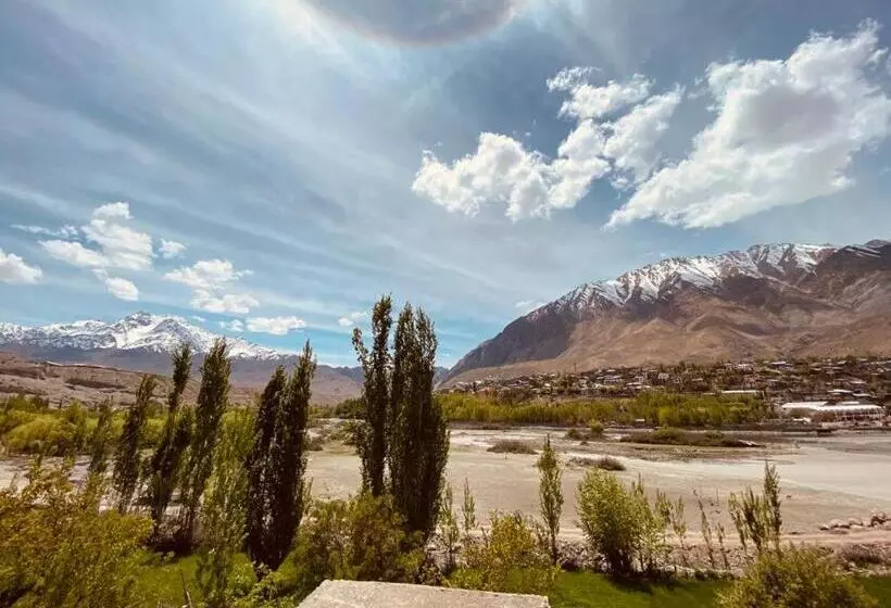 Hotelli The White Castle Kargil