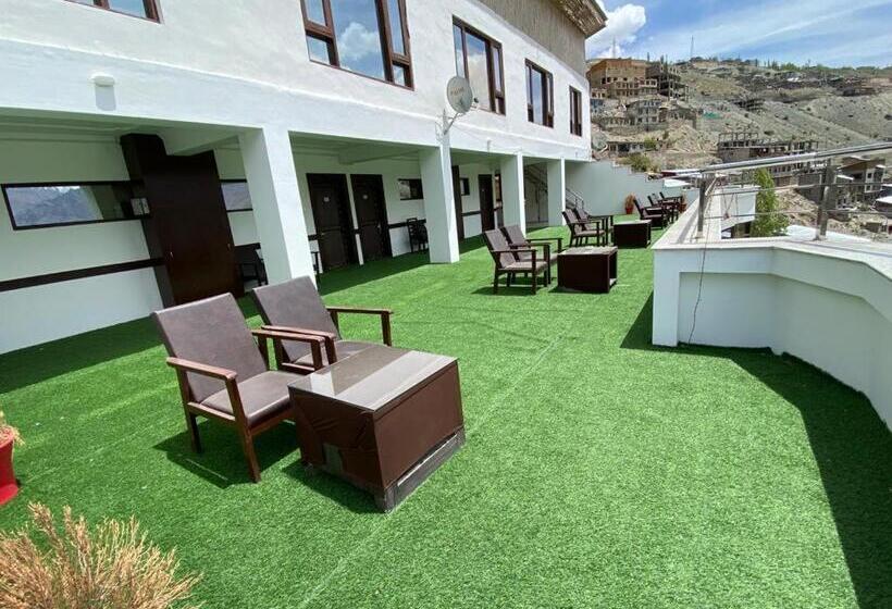 فندق The White Castle Kargil