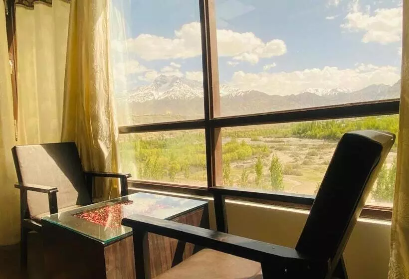 Hotelli The White Castle Kargil