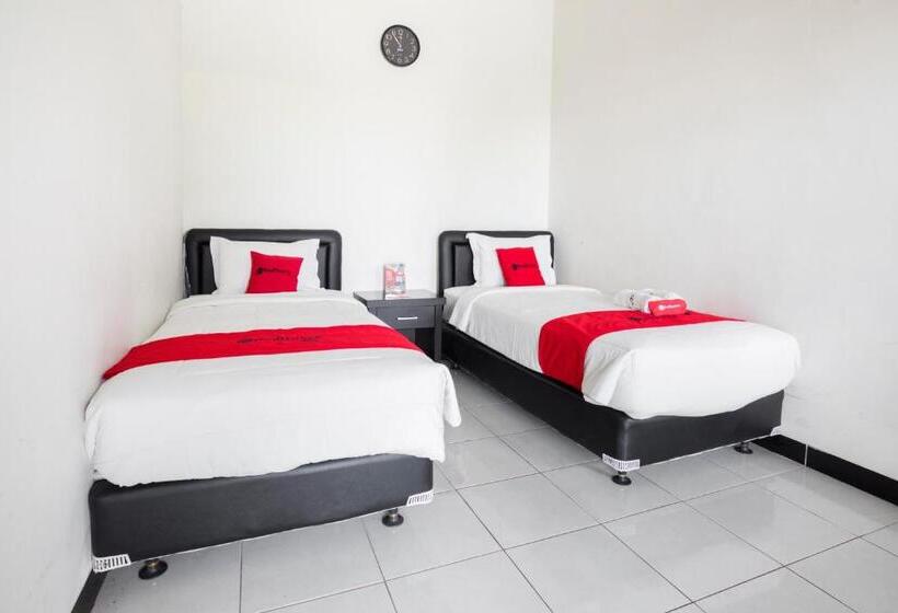 Pension Reddoorz Plus @ Purwodadi