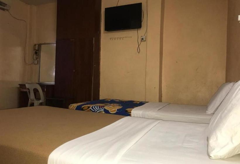 Hôtel Spot On 89927 Villa