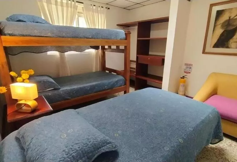 پانسیون La Acuarela, Posada De La Monita