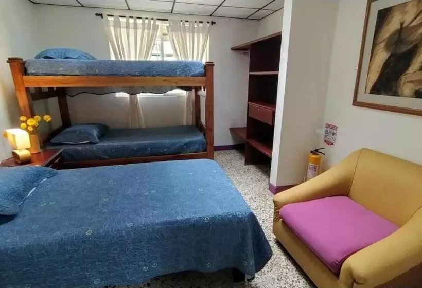 پانسیون La Acuarela, Posada De La Monita