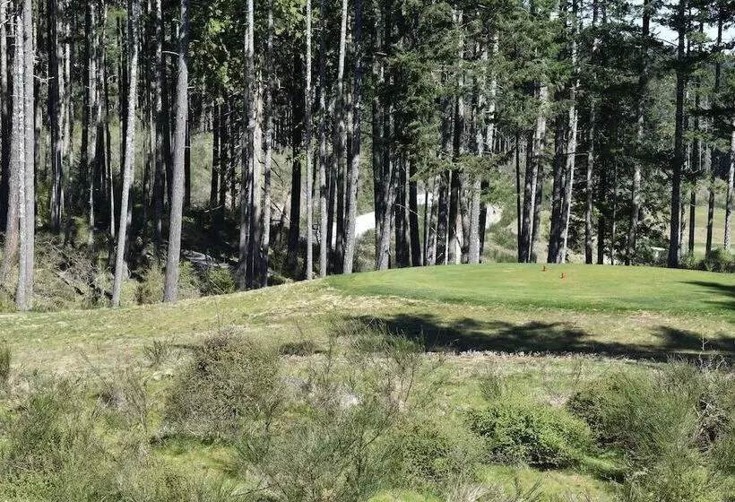 Fairways Hotel On The Mountain