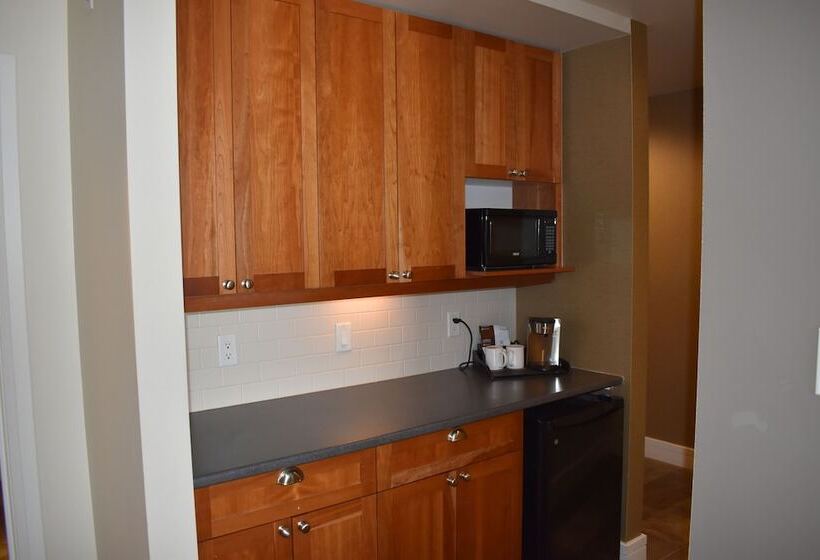 Fairways Hotel On The Mountain