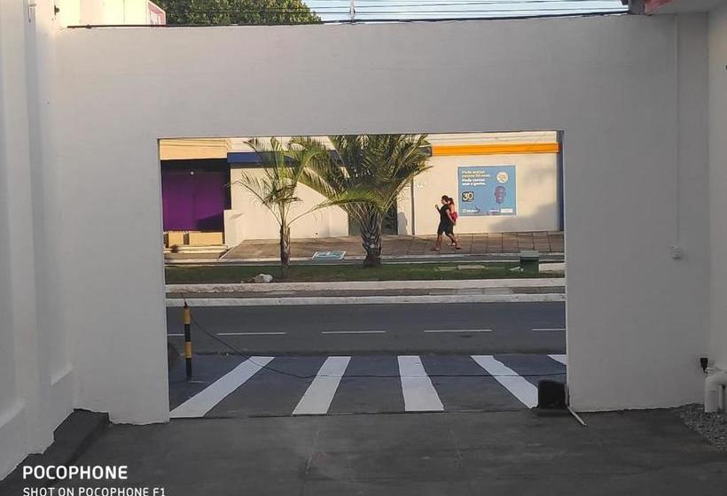 Le Chat Qui Peche Hostel A 150 Metros Da Praia De Pajucara