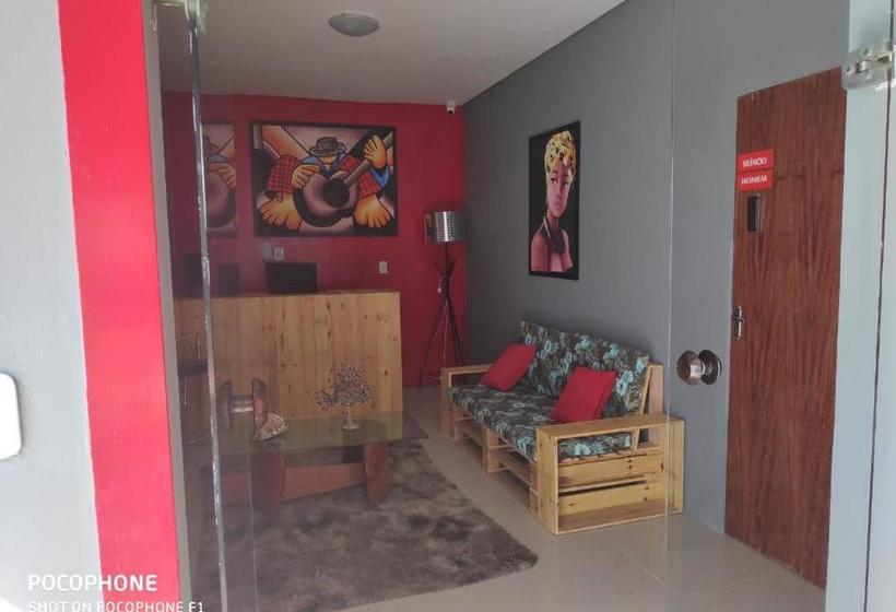 Le Chat Qui Peche Hostel A 150 Metros Da Praia De Pajucara