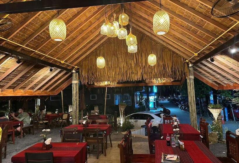 בית מלון כפרי Ginis Beach Resort