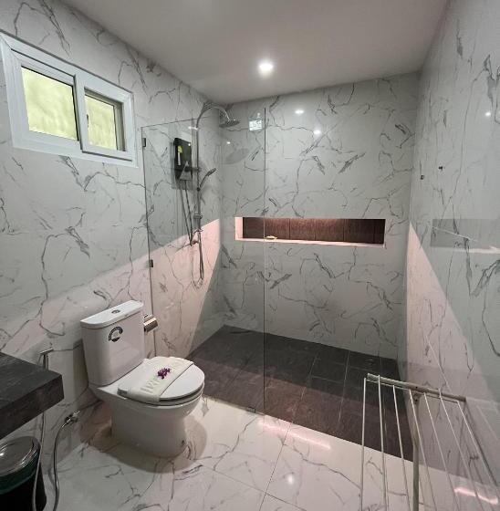 בית מלון כפרי Ginis Beach Resort