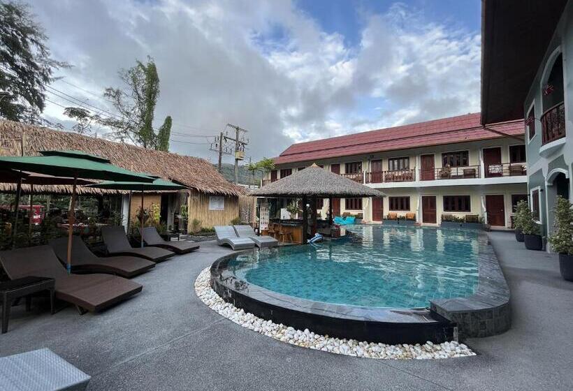 בית מלון כפרי Ginis Beach Resort