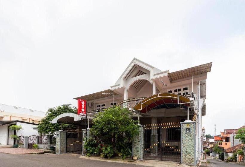 Отель Oyo 3026 Nurul Family Residence