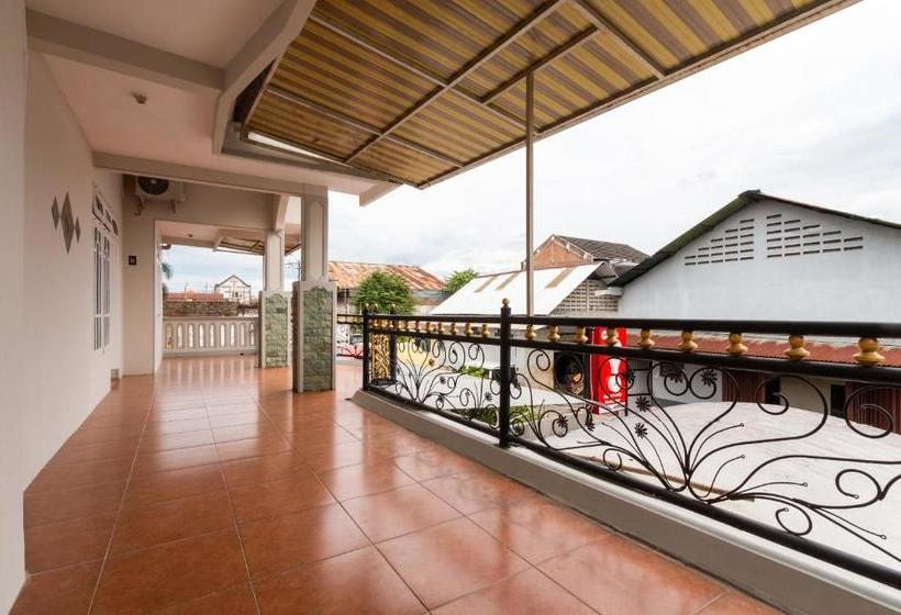 Отель Oyo 3026 Nurul Family Residence