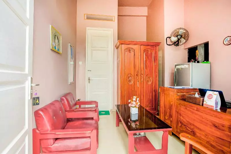 ホテル Oyo 3073 Twin House Syariah
