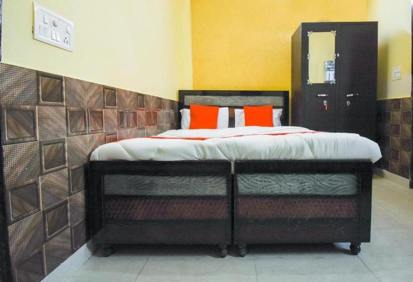 בית מלון כפרי Oyo 69940 First Choice Pg