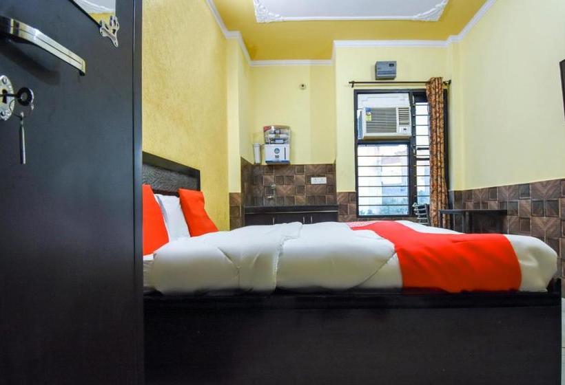 בית מלון כפרי Oyo 69940 First Choice Pg