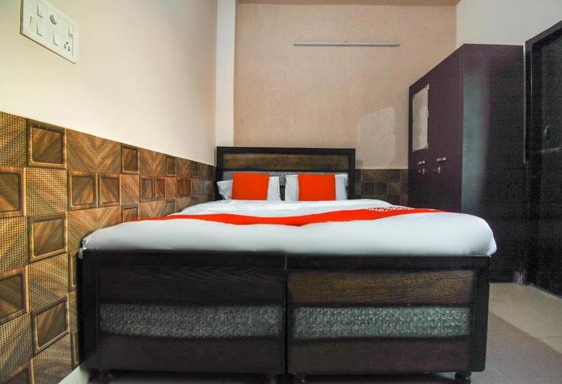 בית מלון כפרי Oyo 69940 First Choice Pg