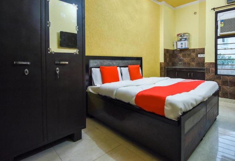 בית מלון כפרי Oyo 69940 First Choice Pg