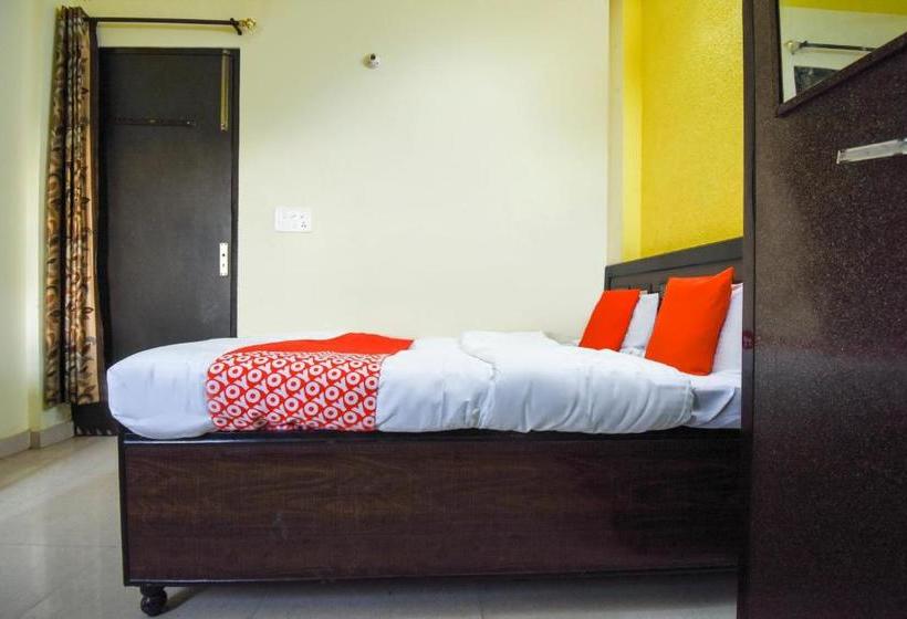 בית מלון כפרי Oyo 69940 First Choice Pg