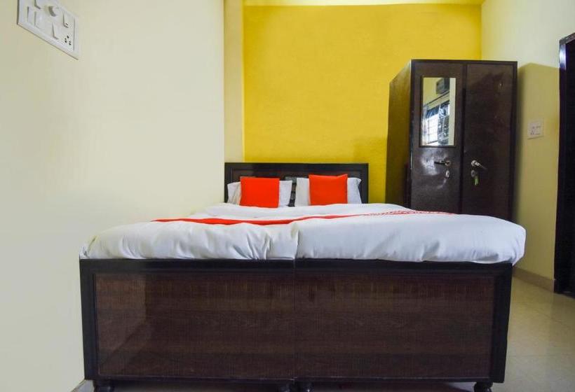 בית מלון כפרי Oyo 69940 First Choice Pg