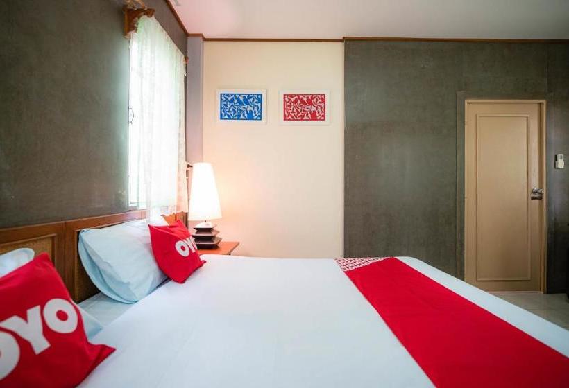 בית מלון כפרי Oyo 569 Aa Resort