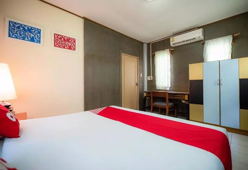 ホテル Oyo 569 Aa Resort