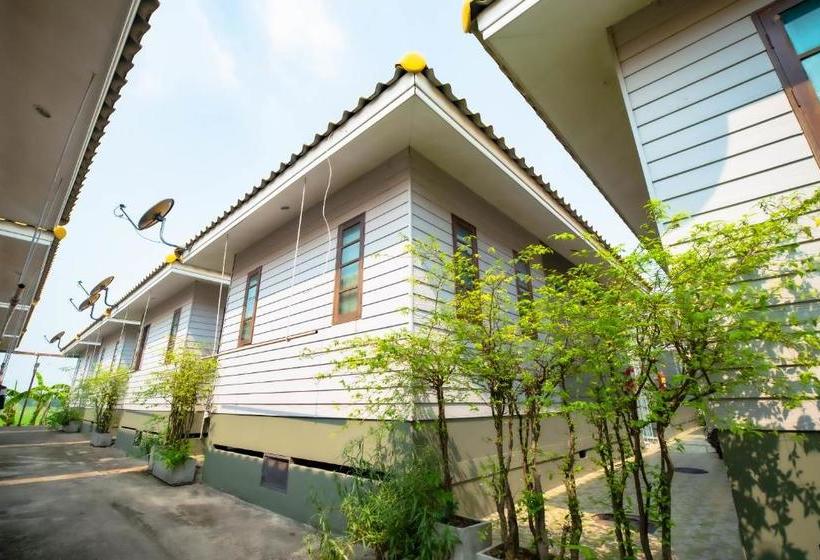 בית מלון כפרי Oyo 569 Aa Resort