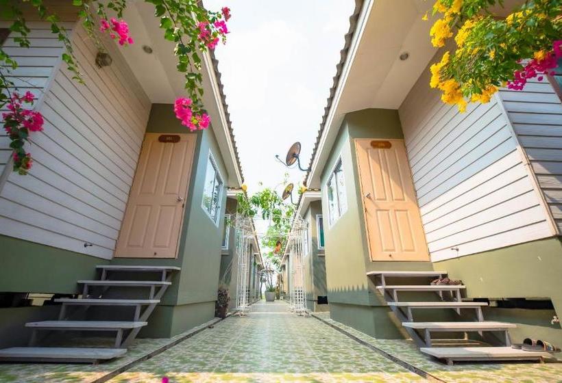 בית מלון כפרי Oyo 569 Aa Resort