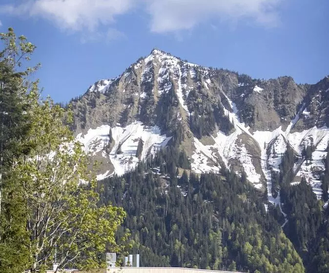 Jufa Hotel Laterns   Klangholzhus