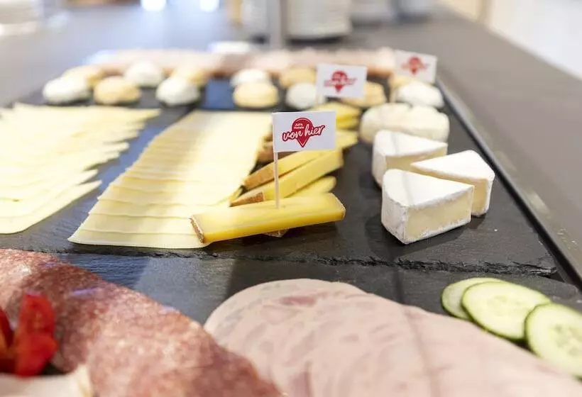 Jufa Hotel Laterns   Klangholzhus