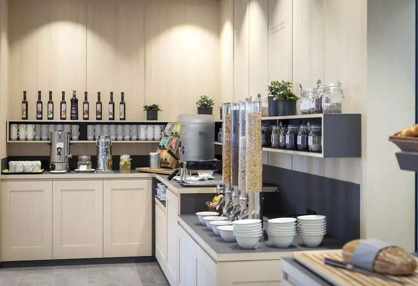 Jufa Hotel Laterns   Klangholzhus