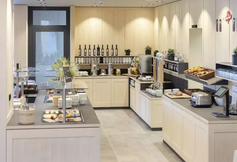 Jufa Hotel Laterns   Klangholzhus