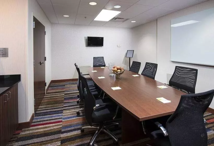 هتل Fairfield Inn & Suites By Marriott Lynchburg Liberty University