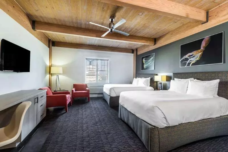 בית מלון כפרי Harbor House At Pier 21