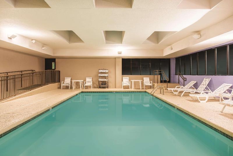 فندق Holiday Inn Express St. Louis Arpt Maryland Hgts