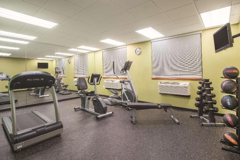 فندق Holiday Inn Express St. Louis Arpt Maryland Hgts