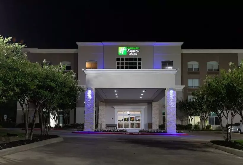 호텔 Holiday Inn Express & Suites Arlington North – Stadium Area, An Ihg
