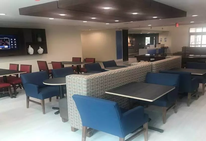 호텔 Holiday Inn Express & Suites Arlington North – Stadium Area, An Ihg