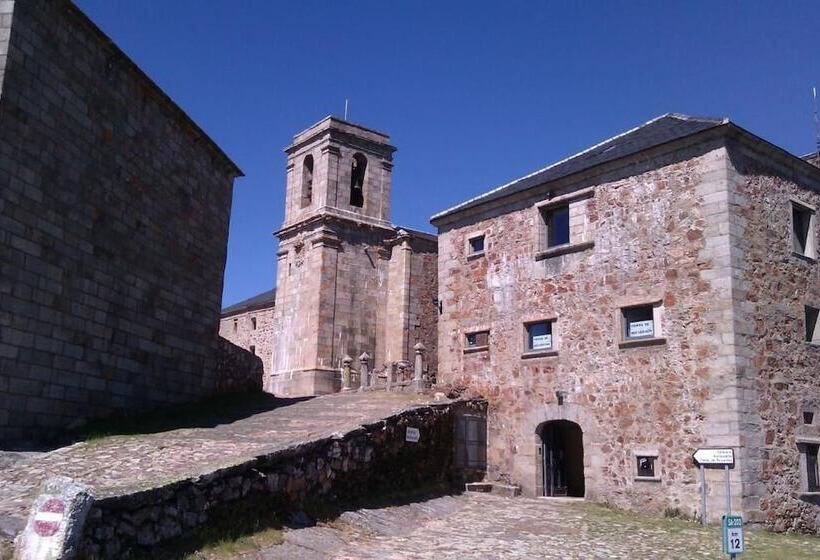 ホテル Hospedería Del Santuario De La Peña De Francia